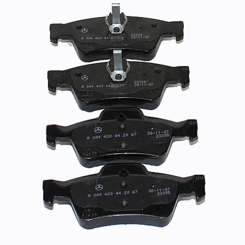 Mercedes A 004 420 44 20 67 Disc brake pad set A004420442067: Buy near me in Poland at 2407.PL - Good price!