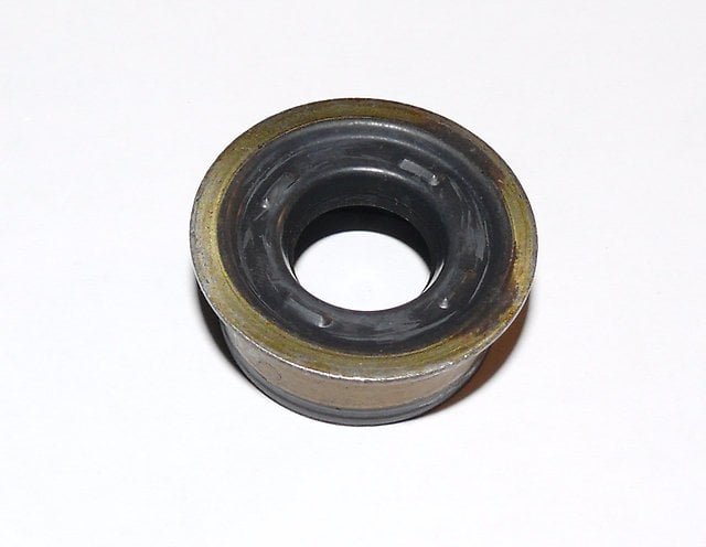 Mitsubishi MD747660 Oil seal MD747660: Buy near me in Poland at 2407.PL - Good price!